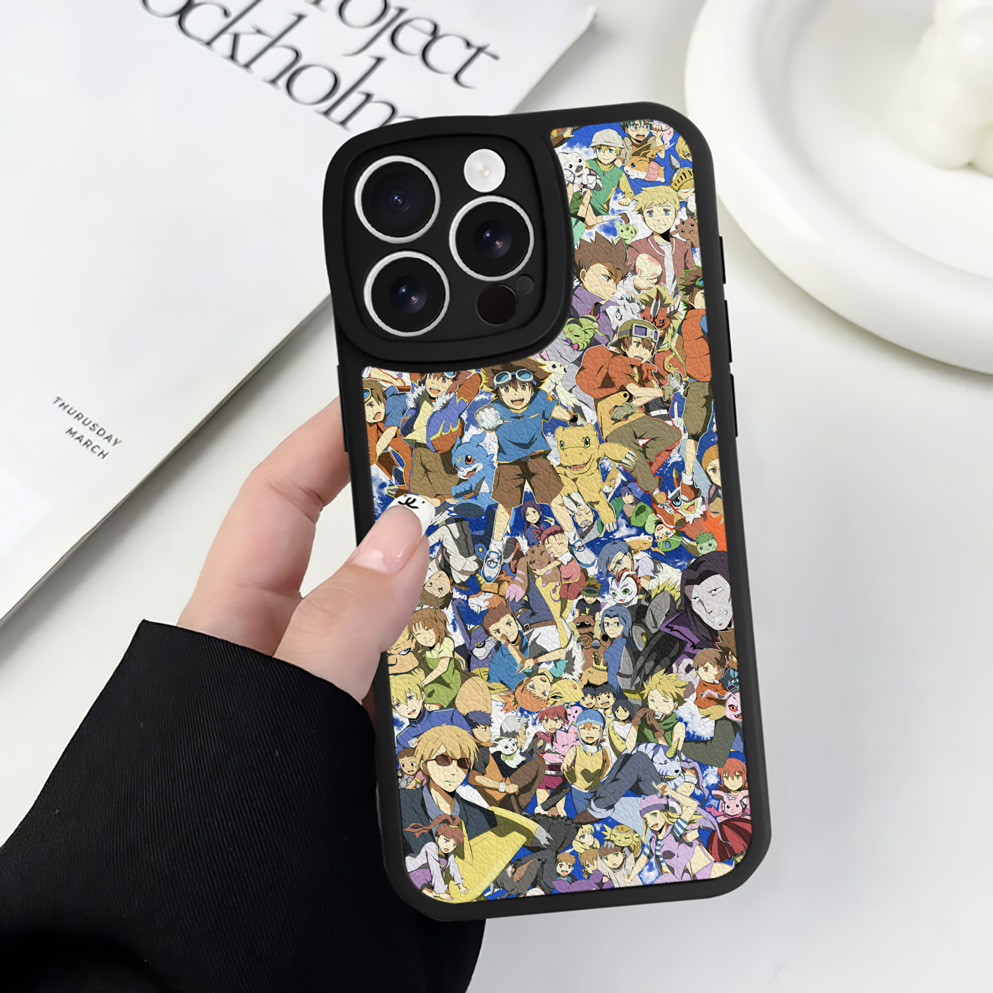 （画像用） Digimon デジタルモンスター/デジモン 【iPhone 16シリーズ対応】シリコンスマホケース（レザー調） 材質：シリコン